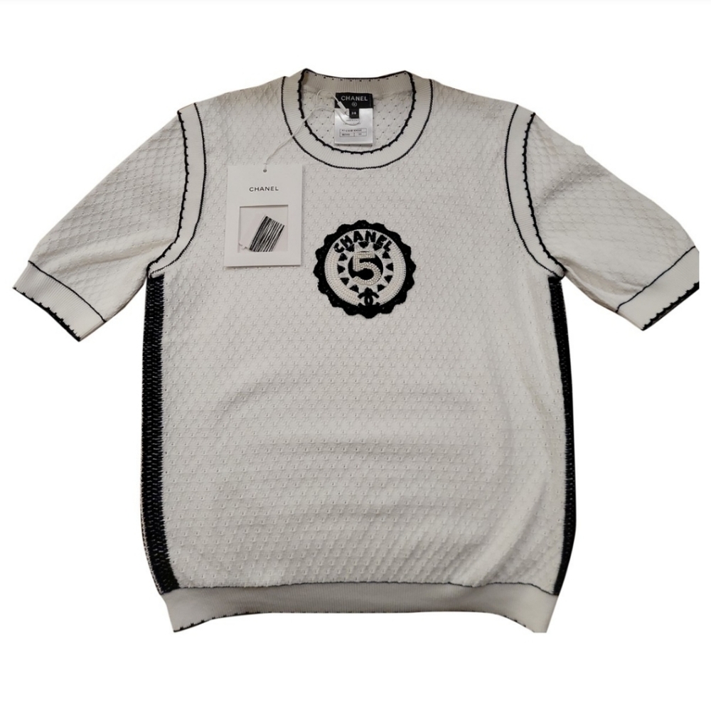 Chanel white and black logo badge t-shirt